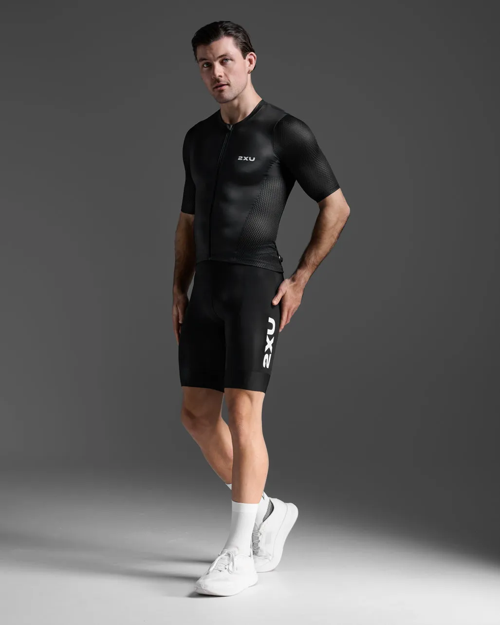 Aero Hex Tri Sleeved Top