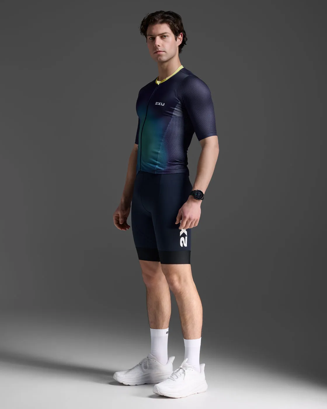 Aero Hex Tri Sleeved Top