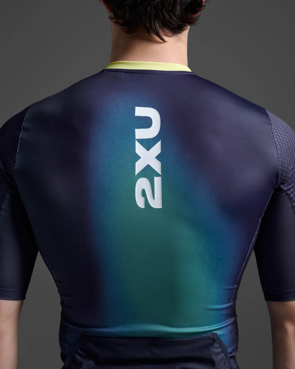 Aero Hex Tri Sleeved Top