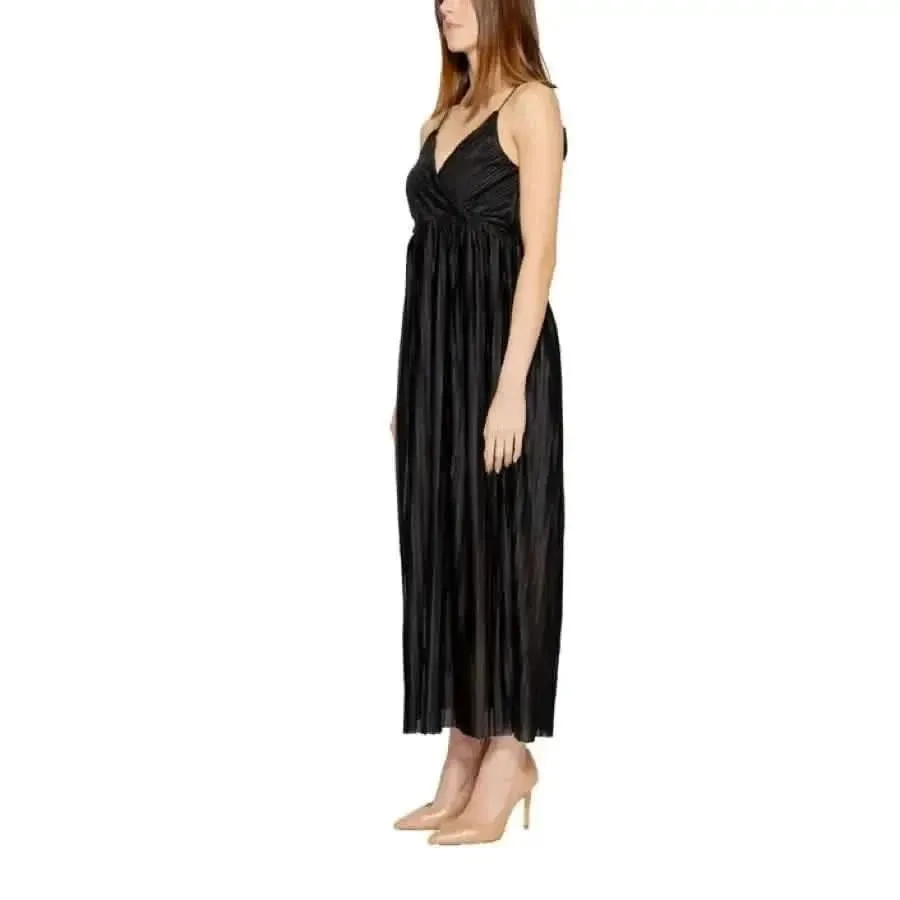 Black V-Neck Slip-On Dress for Women in 100% Polyester