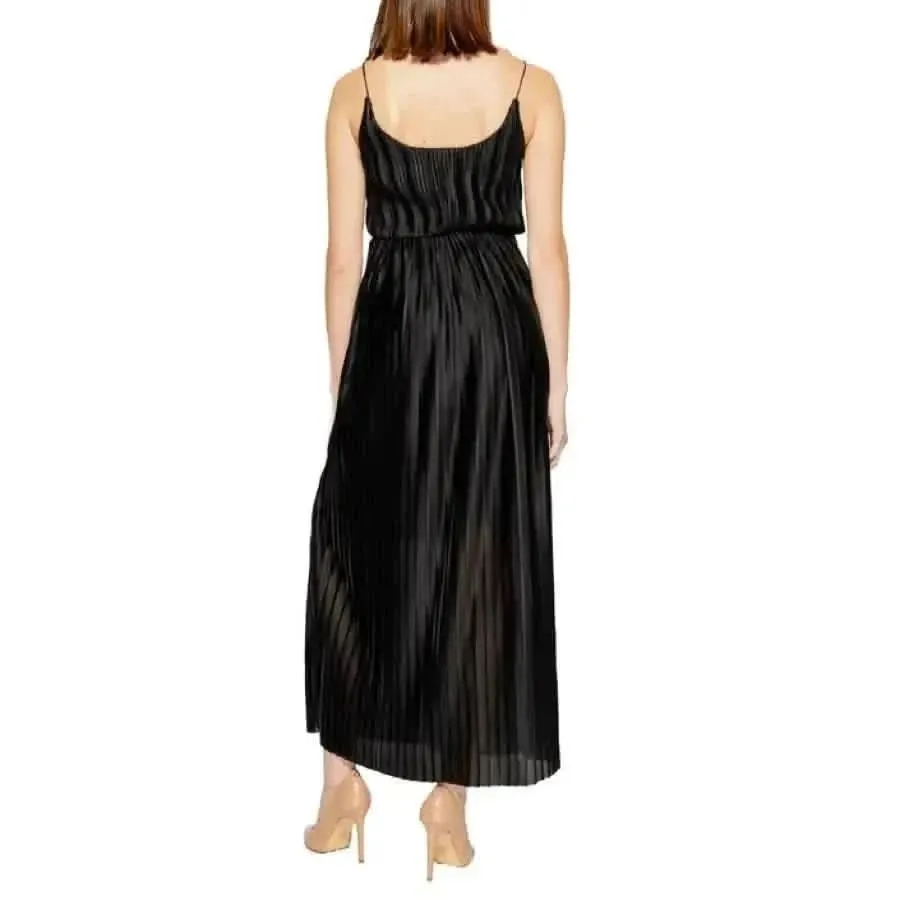 Black V-Neck Slip-On Dress for Women in 100% Polyester