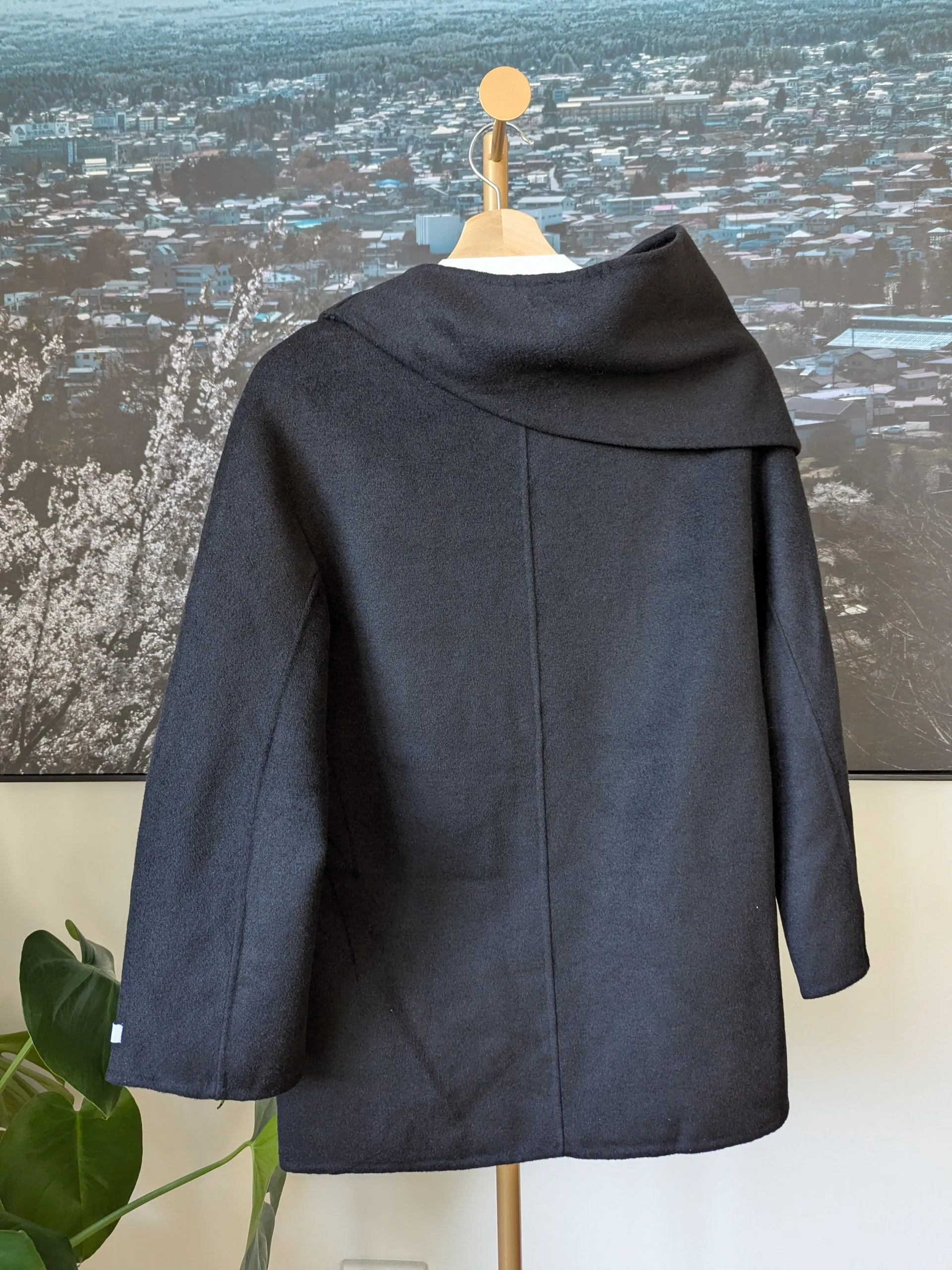 Brand New 100% Wool Coat Size 8-10 FREE SHIPPING High Quality Wool 087