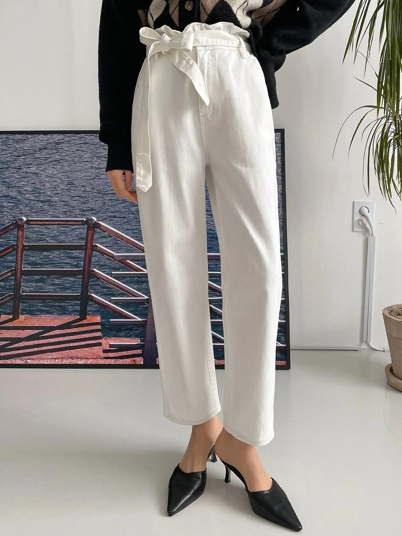 CM-BS876696 Women Casual Seoul Style High Waist Paperbag Waist Belted Jeans - White