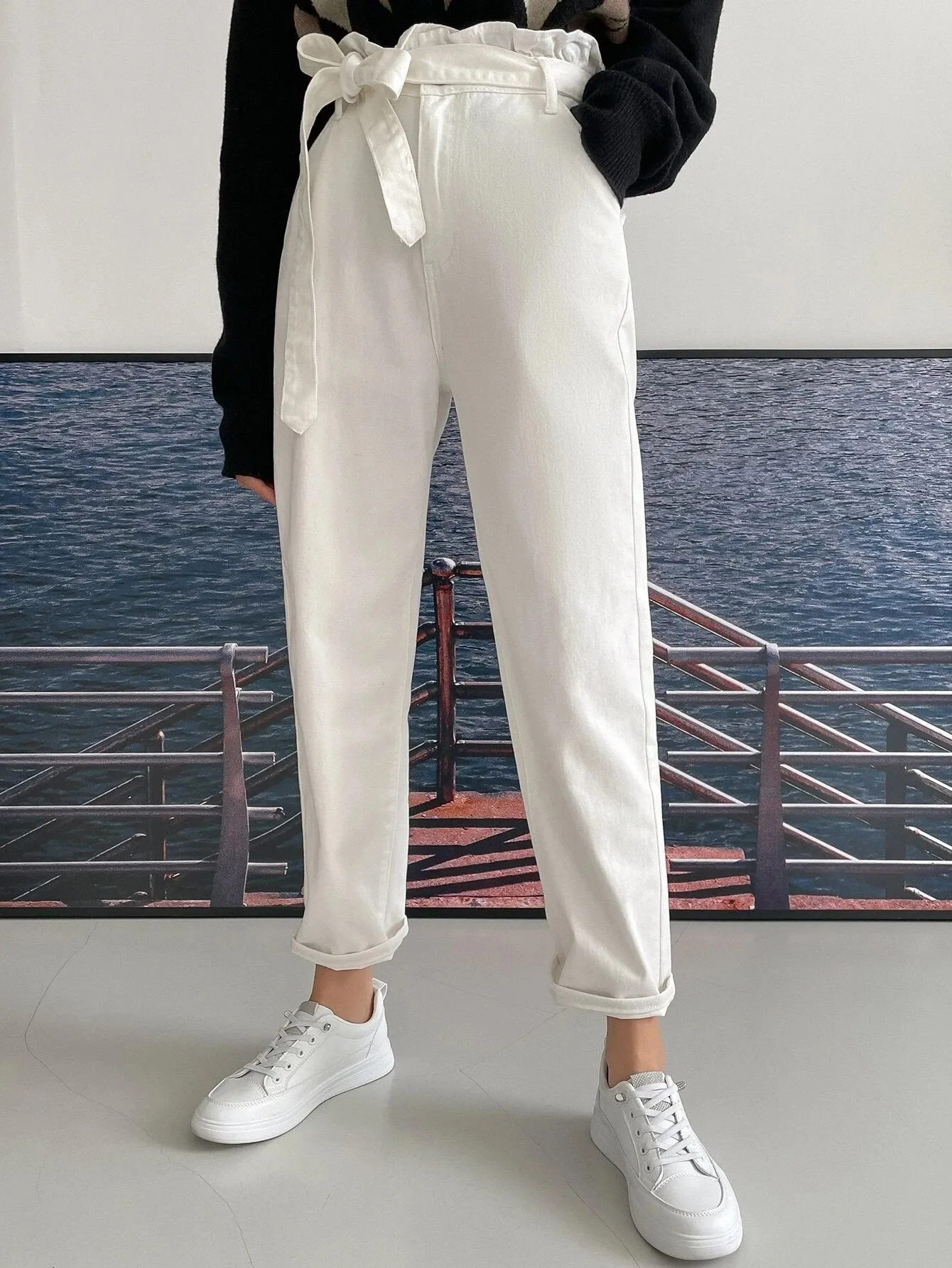 CM-BS876696 Women Casual Seoul Style High Waist Paperbag Waist Belted Jeans - White