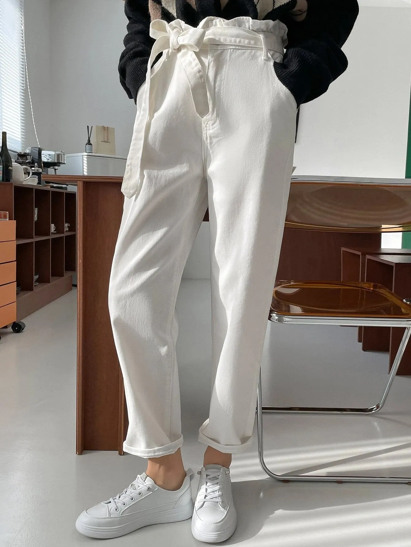 CM-BS876696 Women Casual Seoul Style High Waist Paperbag Waist Belted Jeans - White