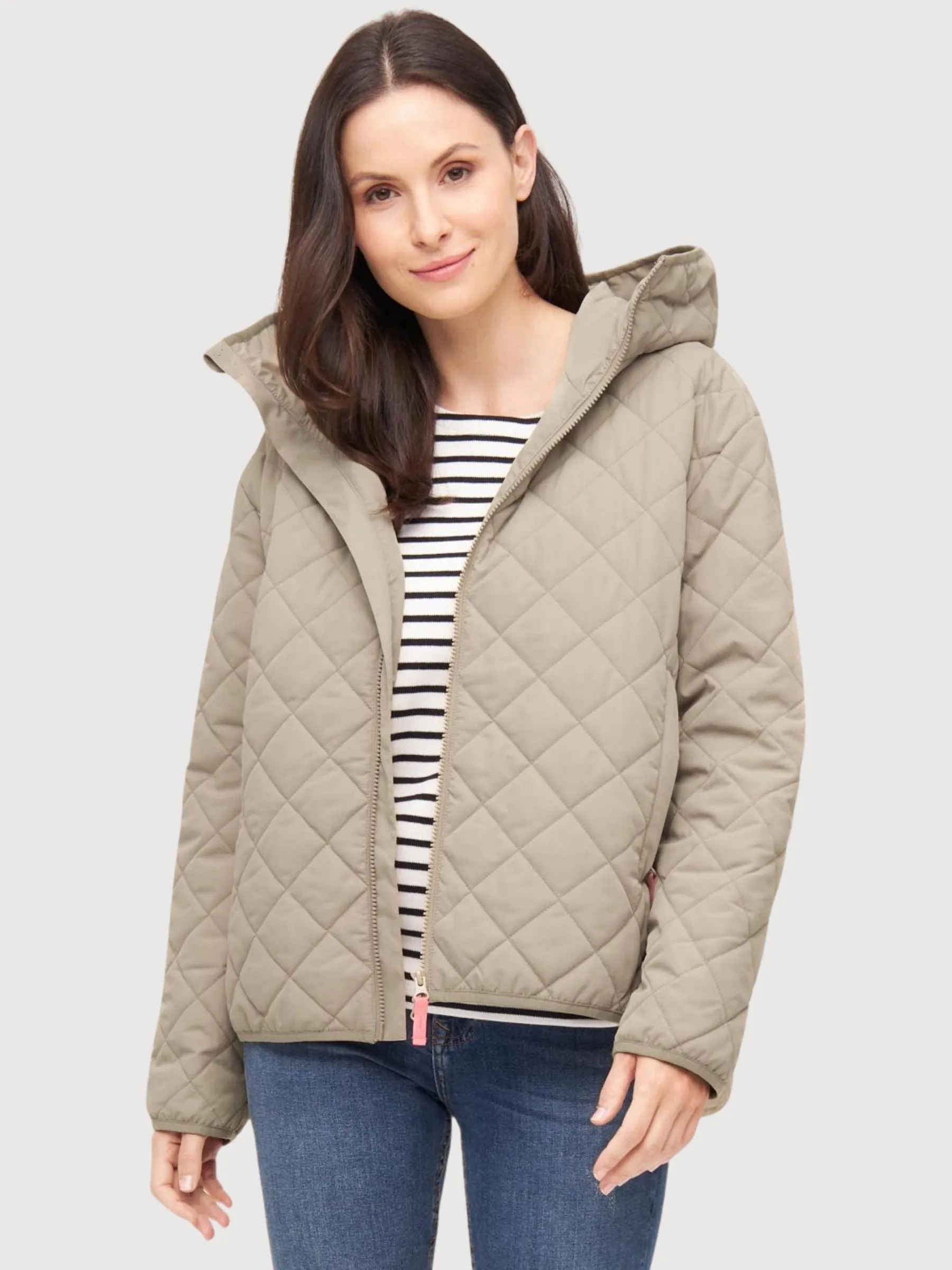 Derbe Quiltby Short Jacket in Cobblestone Beige | Derbe