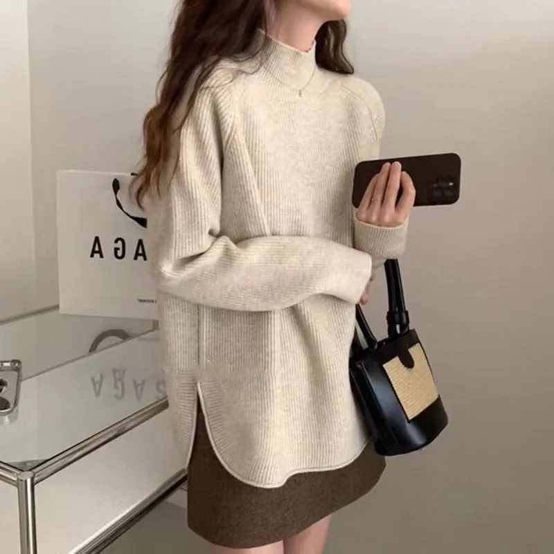 Elegant Women's Ribbed Knit Jumper in Solid Color