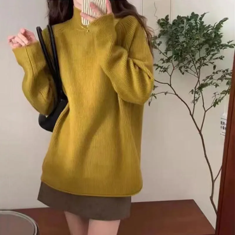 Elegant Women's Ribbed Knit Jumper in Solid Color