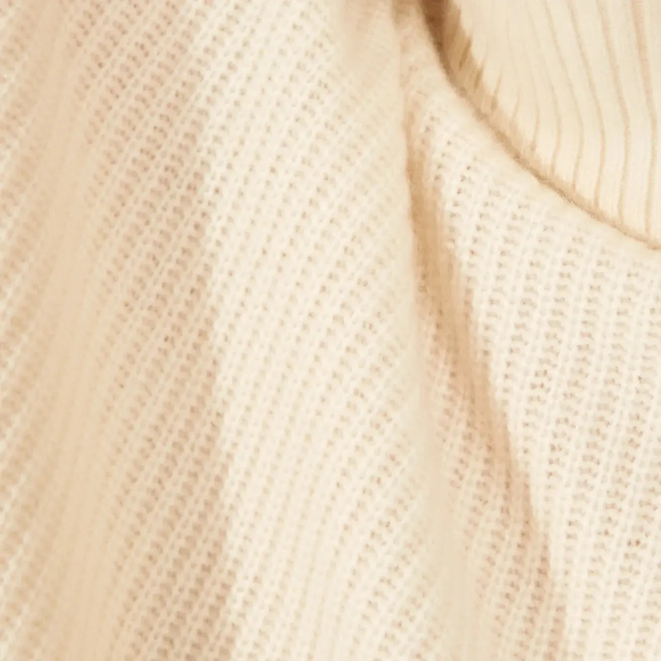 Ellie Cashmere Turtleneck by Italic