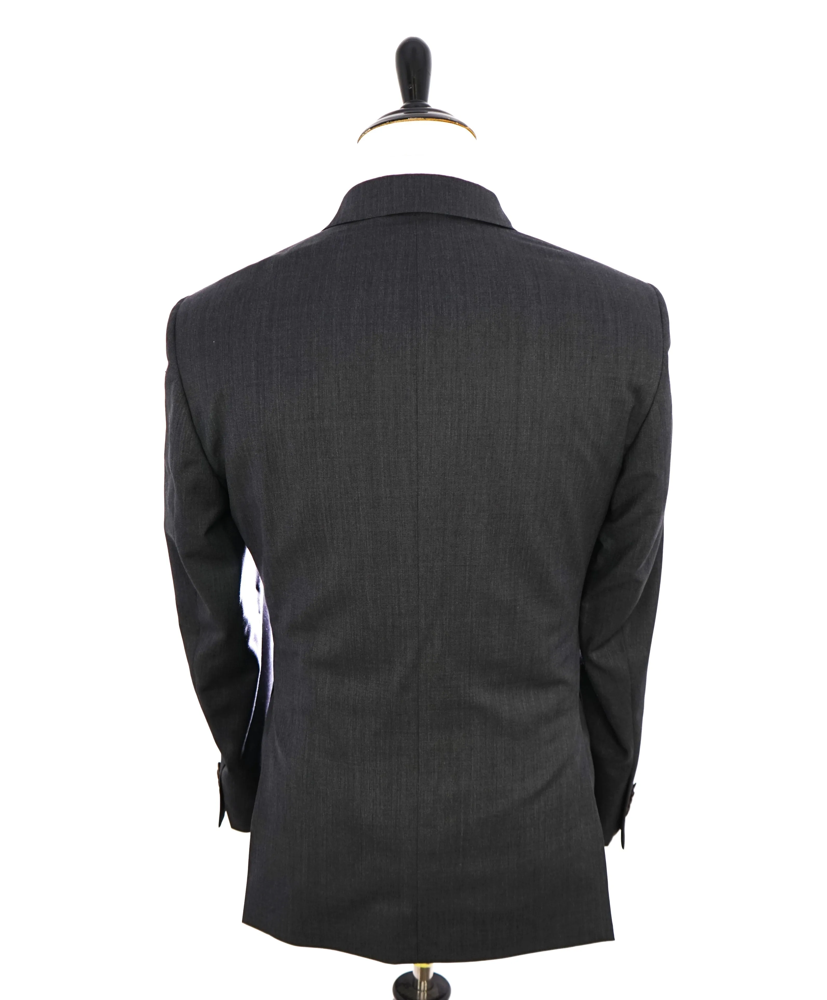 ERMENEGILDO ZEGNA - "TAILORED FIT" SAKS FIFTH AVENUE *SILK* Gray Suit - 42R