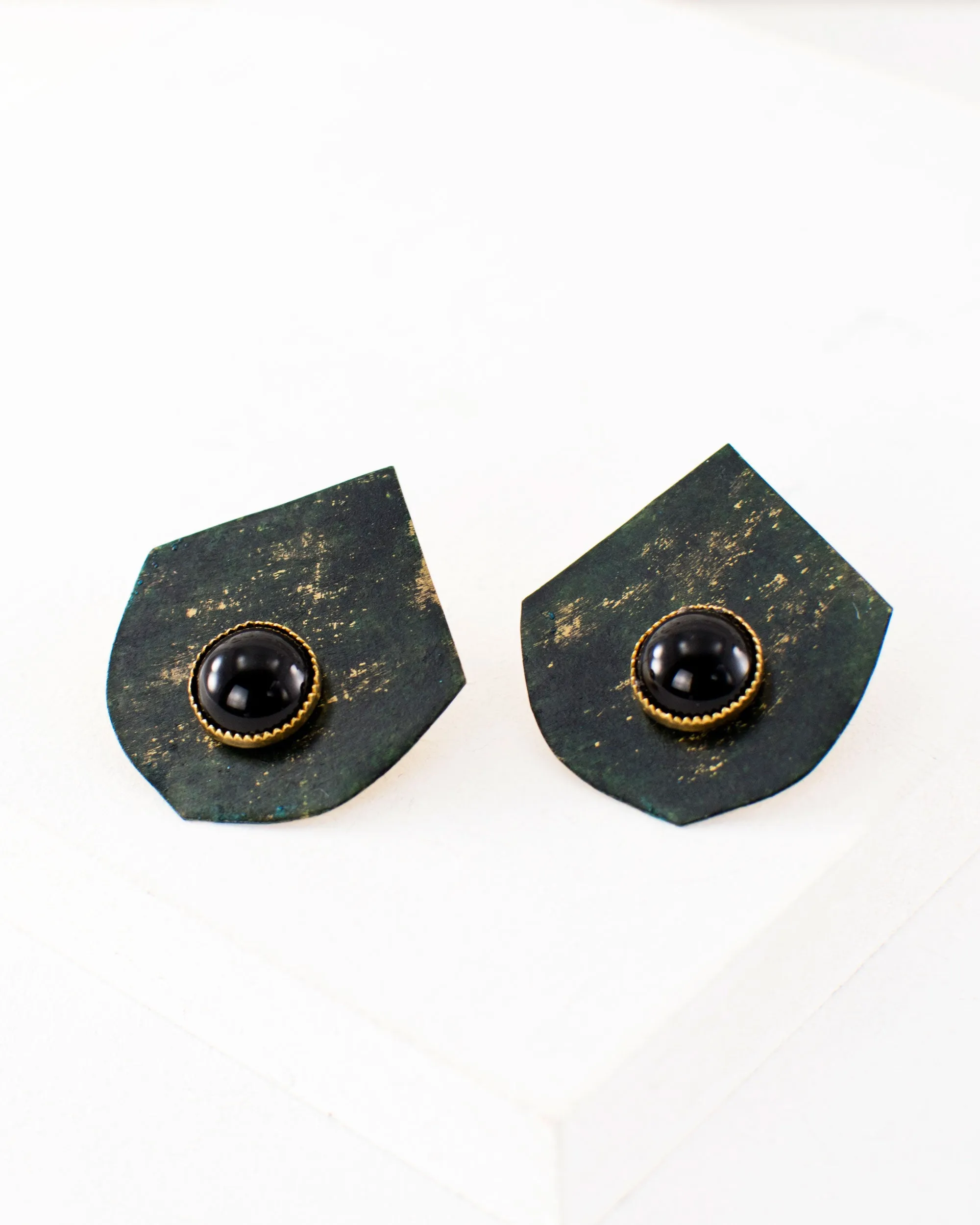 Fan shaped green black stud earrings with black stone