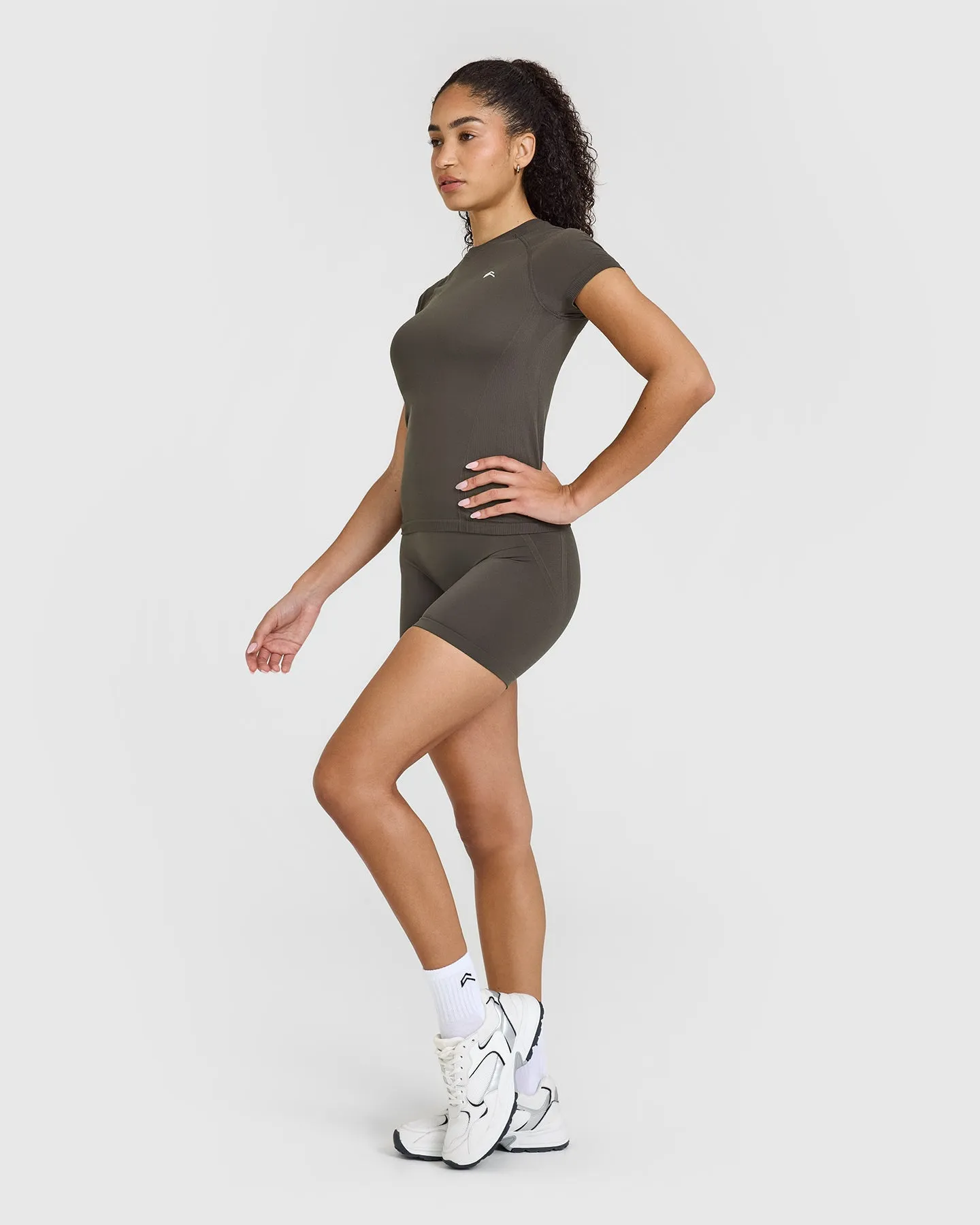 Go To Seamless Fitted Top | Deep Taupe