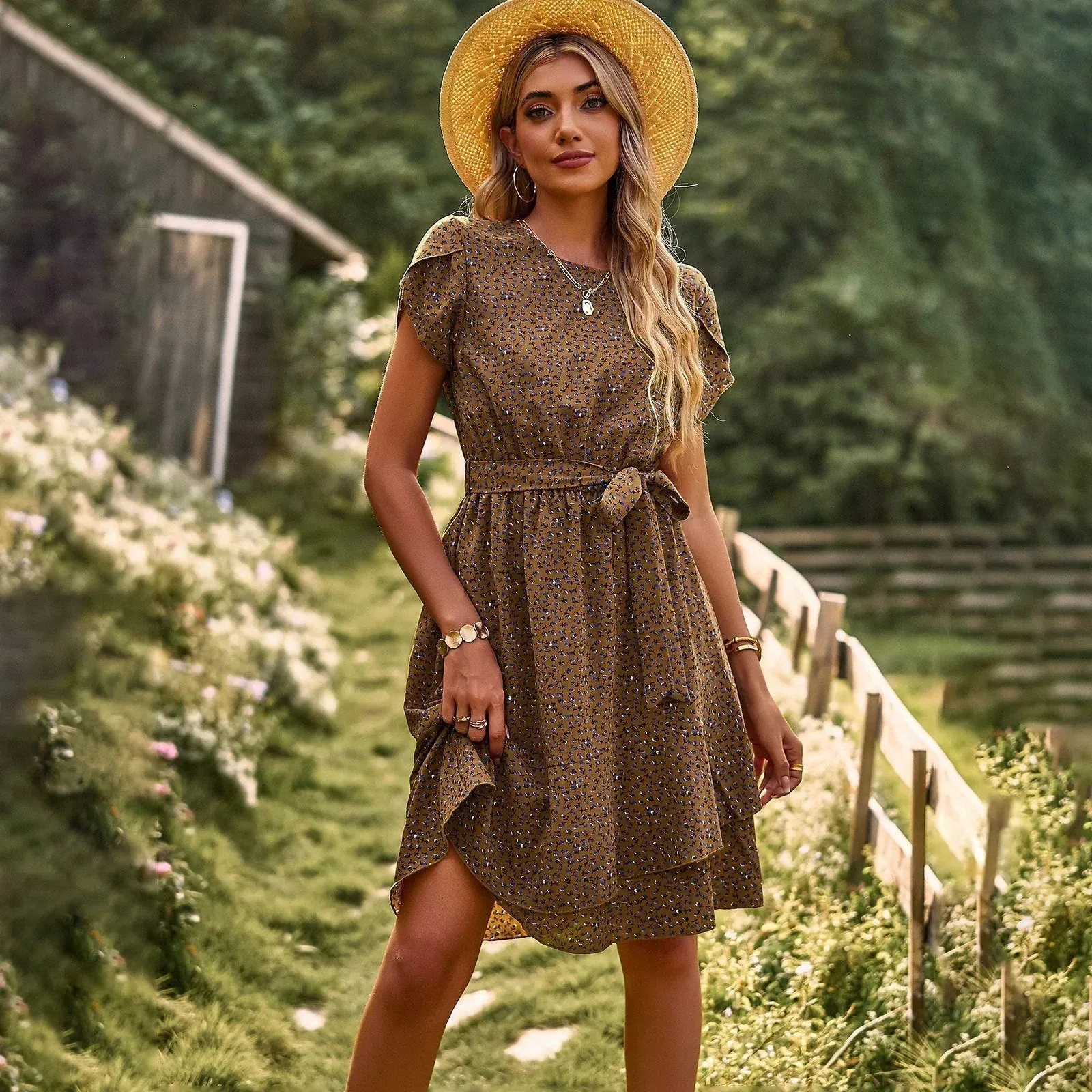 Hazel - Floral patterned dress with ruffled hem.