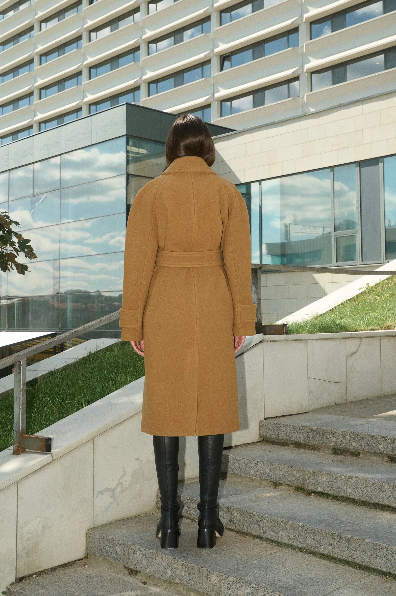 HENRI SHORT WOOL COAT WITH RAGLAN SLEEVES