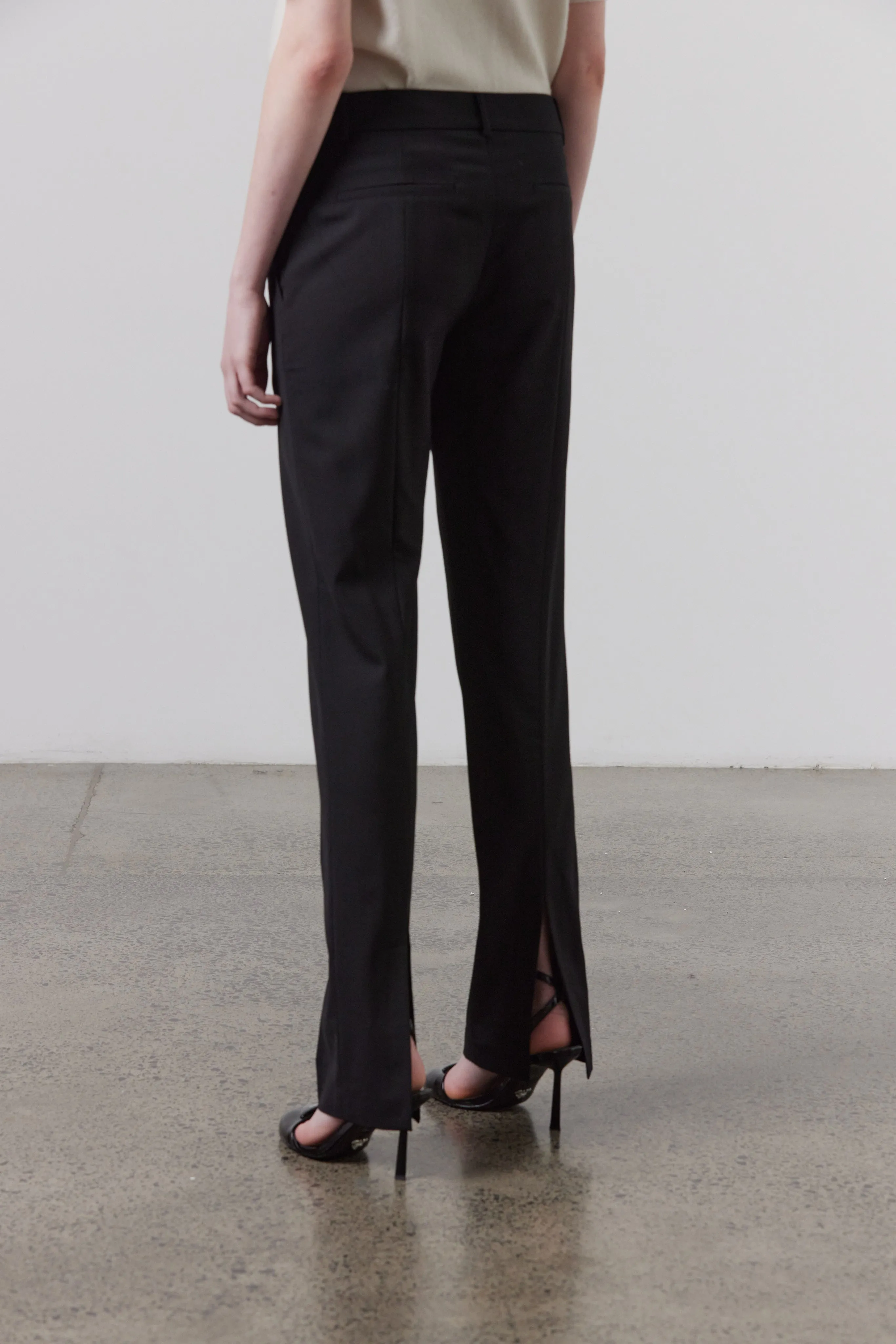 Laing | Bronson Mid Rise Split Hem Pant - Black