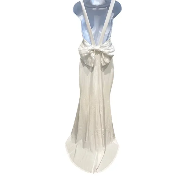 Lulus Romantic Glow White Backless Pearl Bow Maxi Dress Size Small NWOT