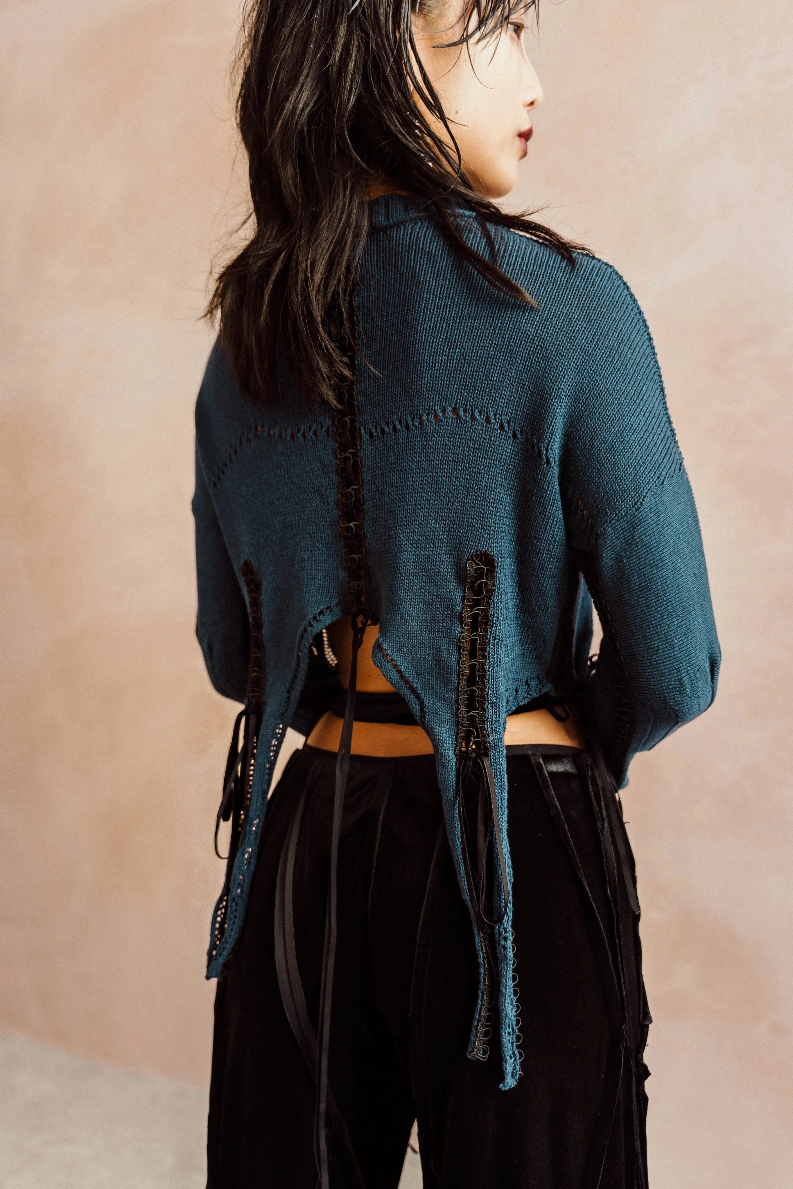 MANDRAGORA Cropped Navy Knit