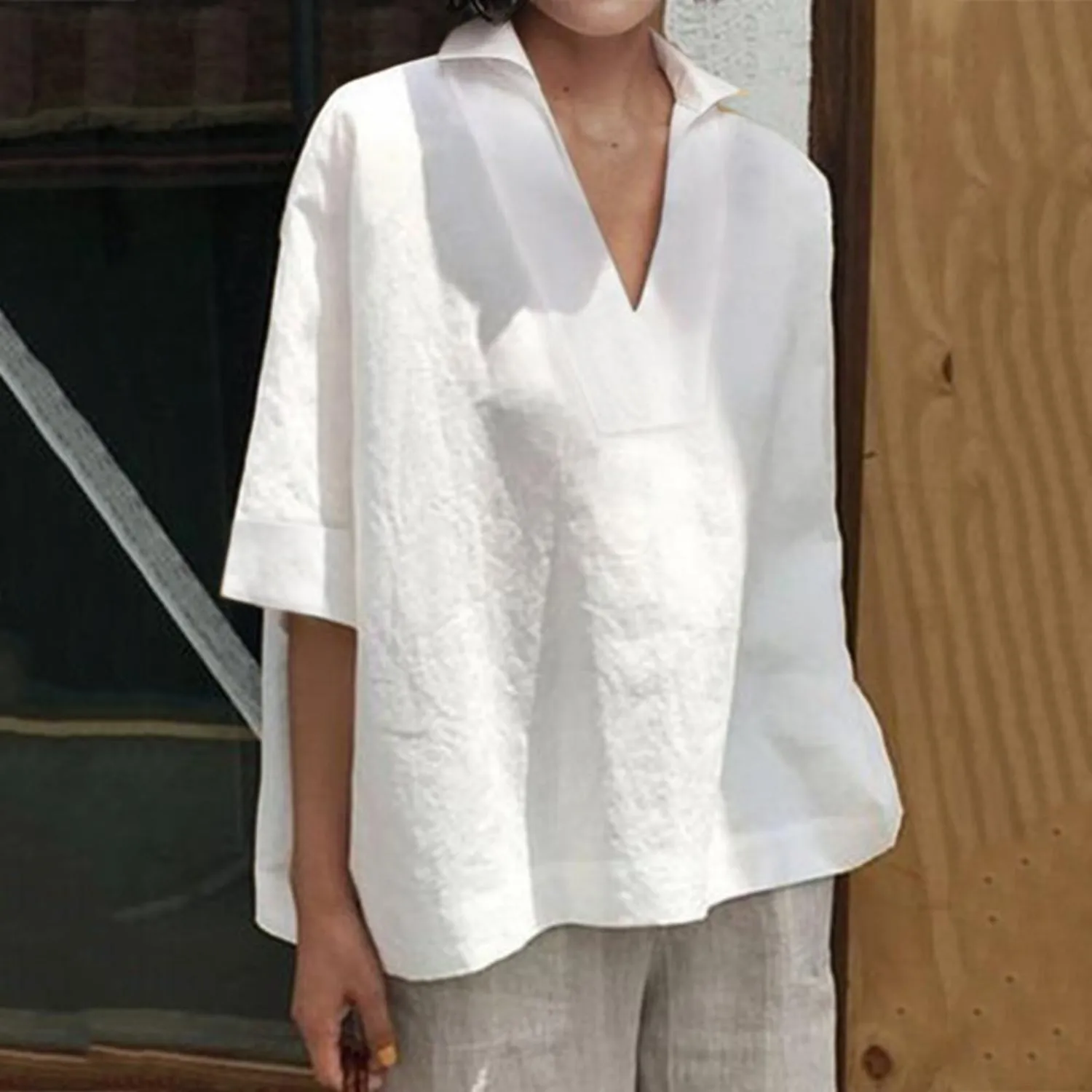 MiaMilana - Linen blouse with v-neckline