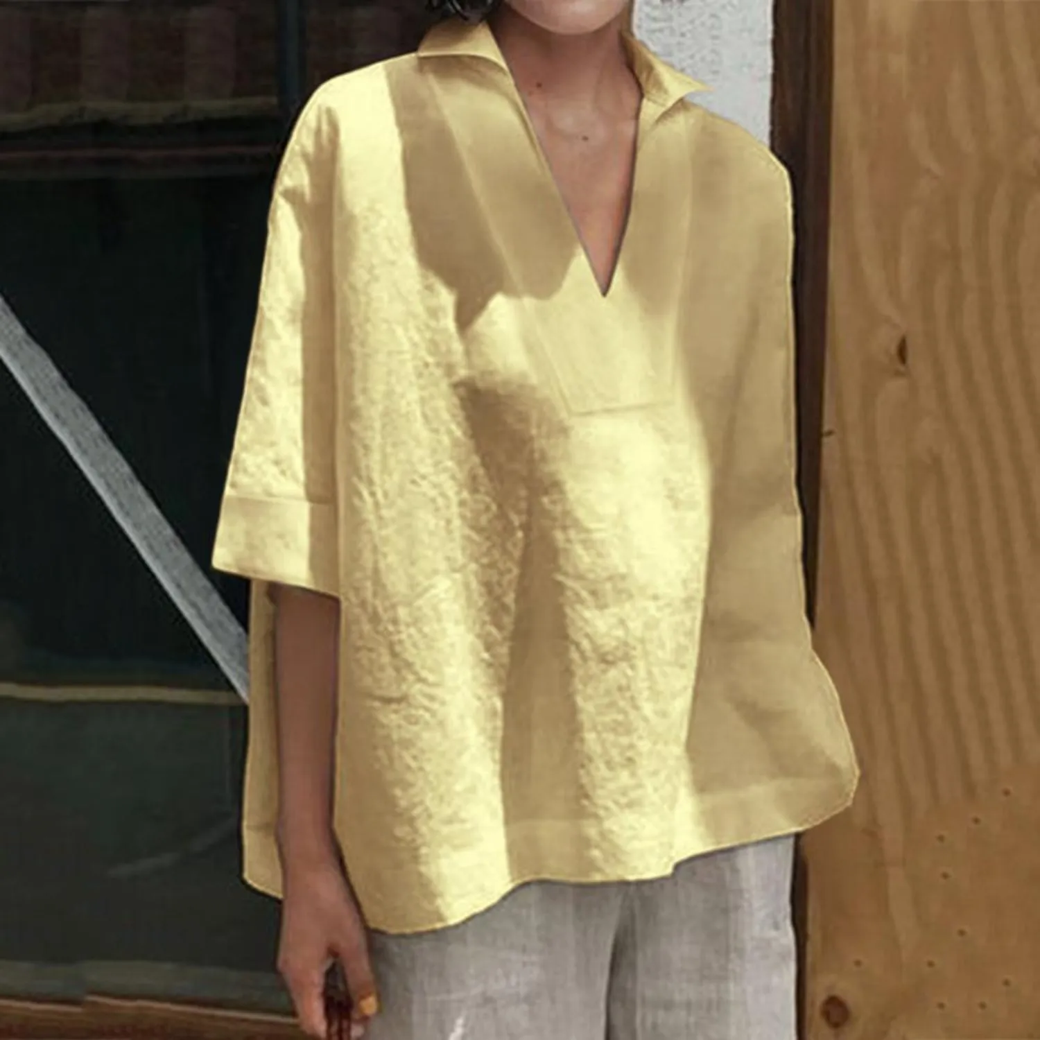 MiaMilana - Linen blouse with v-neckline