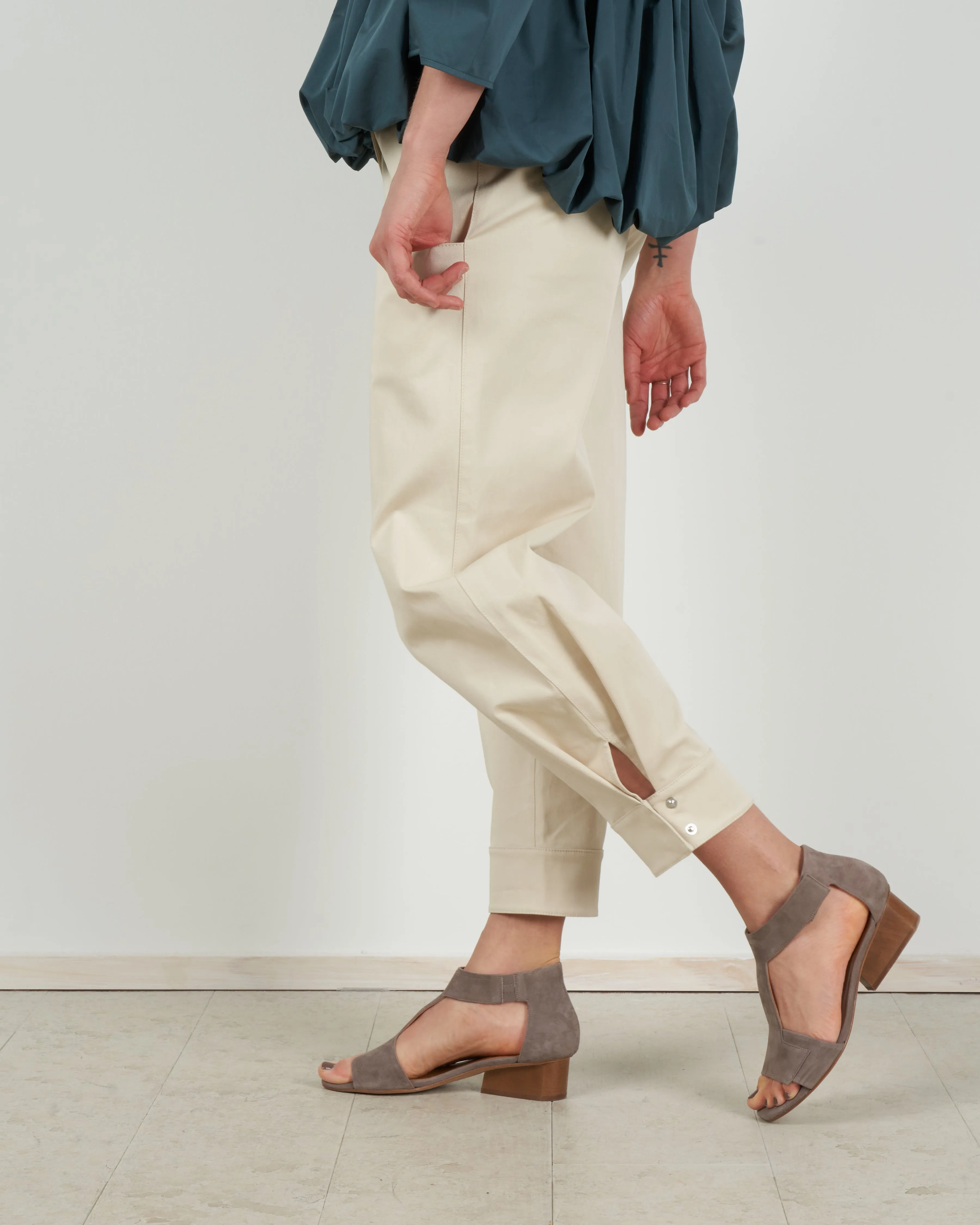 organic cotton twill sculpted pant - vanilla cream