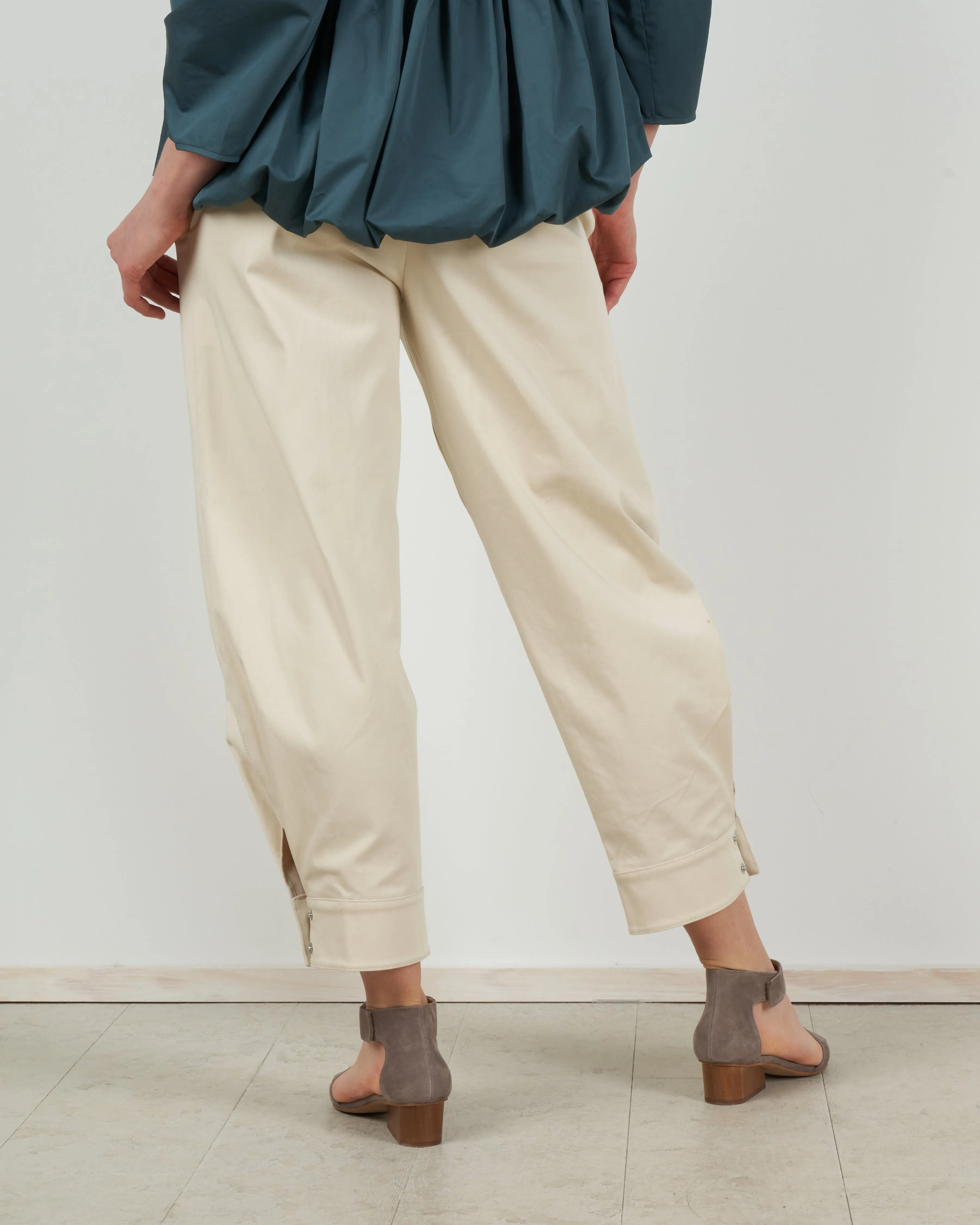 organic cotton twill sculpted pant - vanilla cream