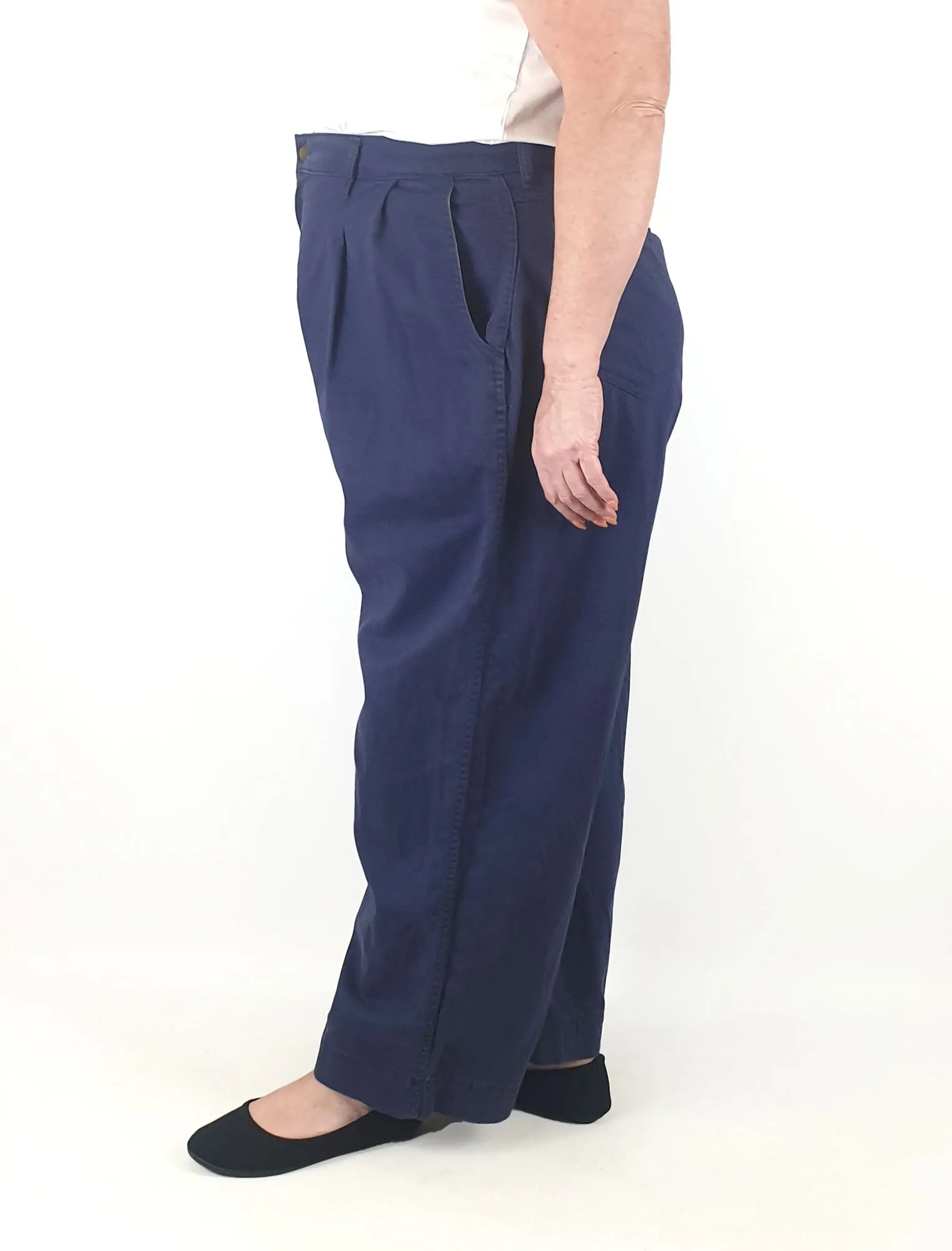 Suk Workwear navy pants size 18 (note: tailoring)
