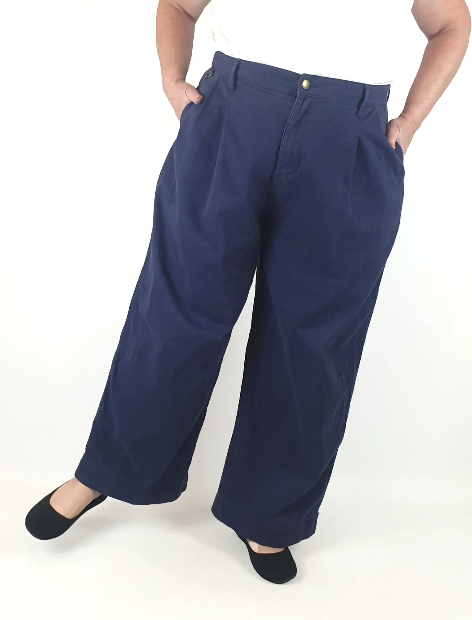 Suk Workwear navy pants size 18 (note: tailoring)
