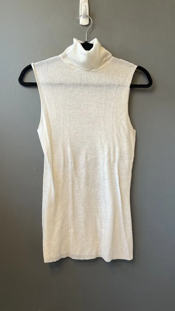 Tissue Ribbed Sleeveless Turtleneck