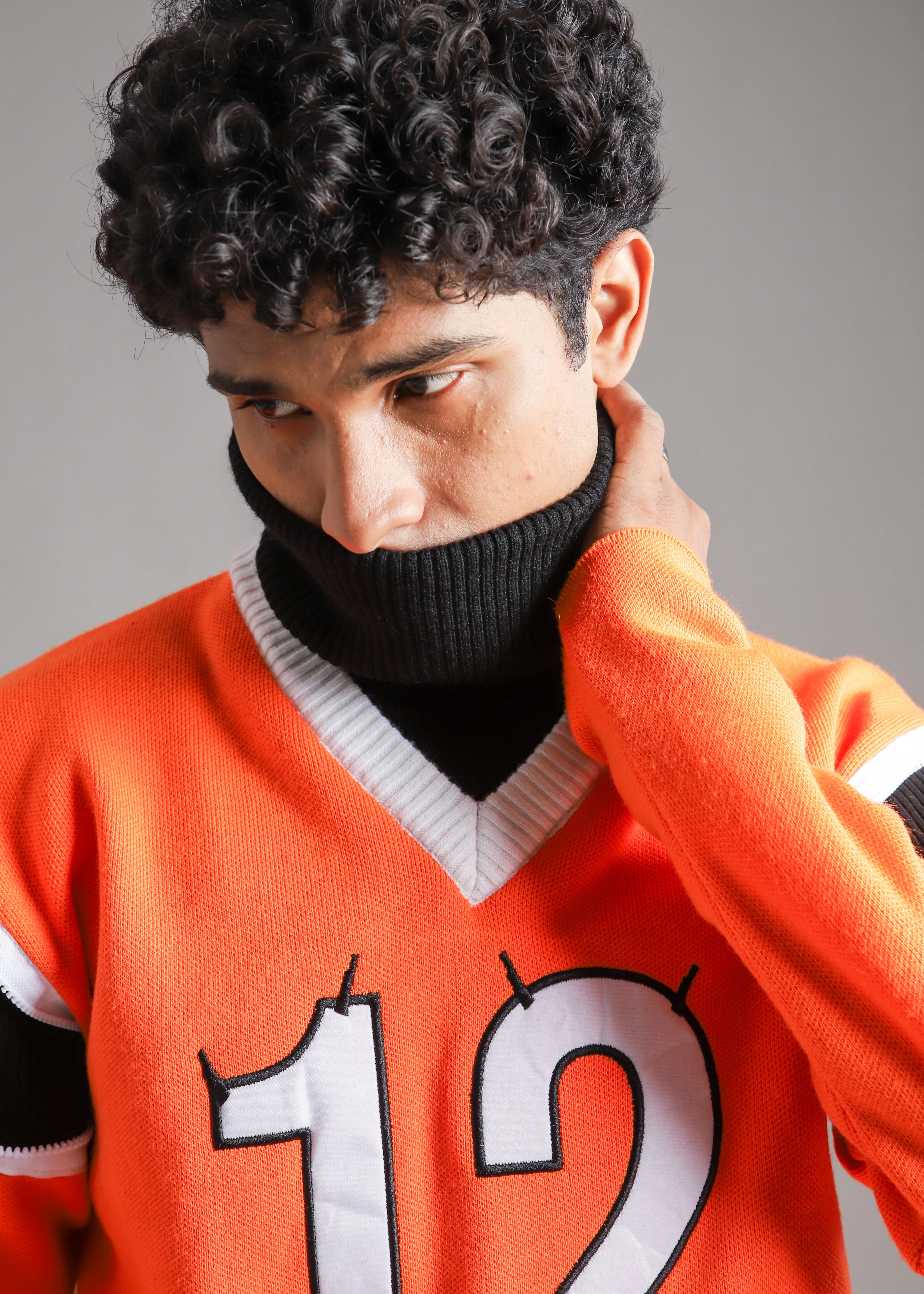 TURTLE NECK SWEATER