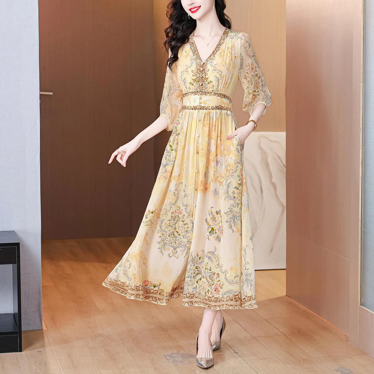 Women's Broderie Tea Dress with Short Sleeves for a Chic Vacation Look