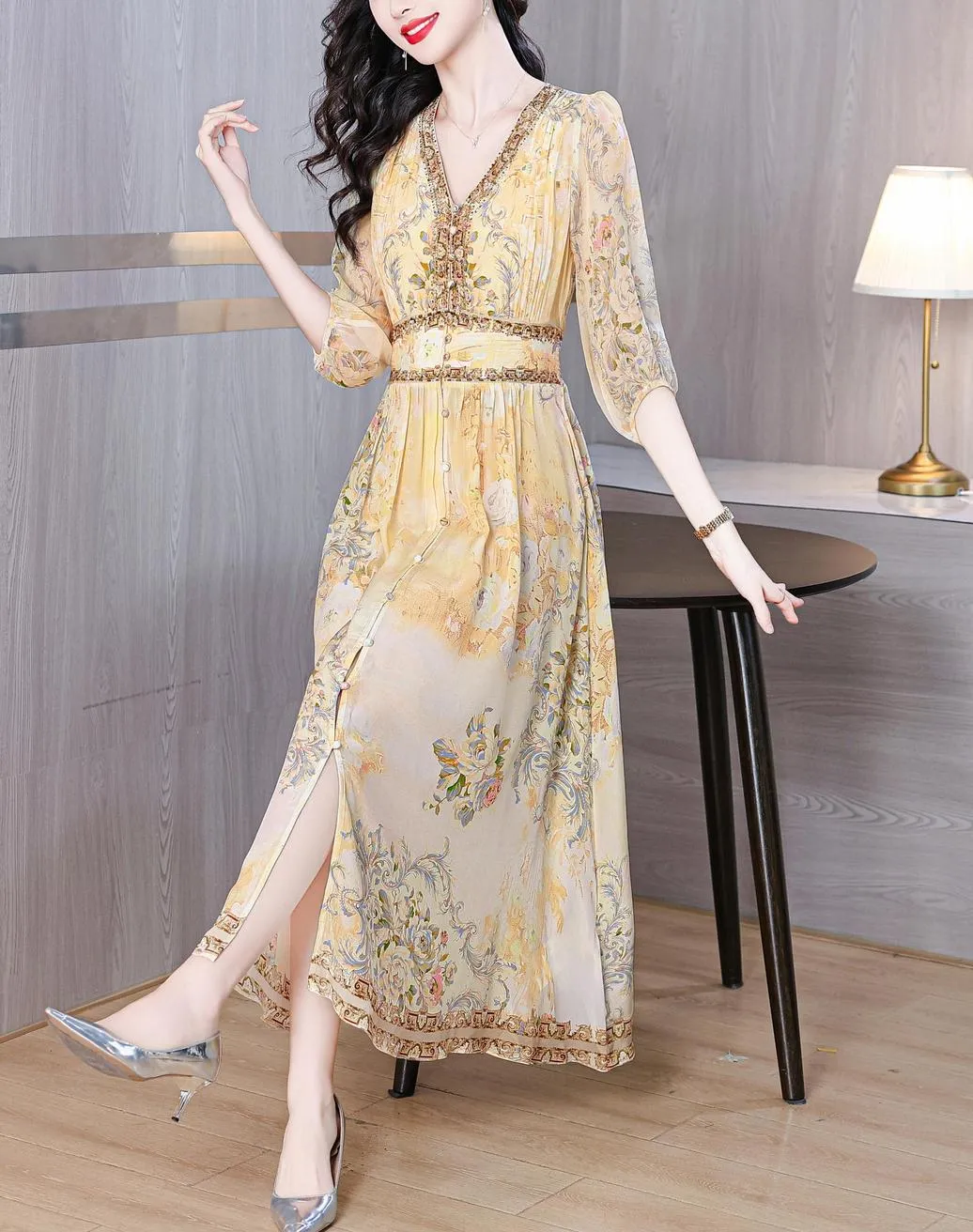 Women's Broderie Tea Dress with Short Sleeves for a Chic Vacation Look