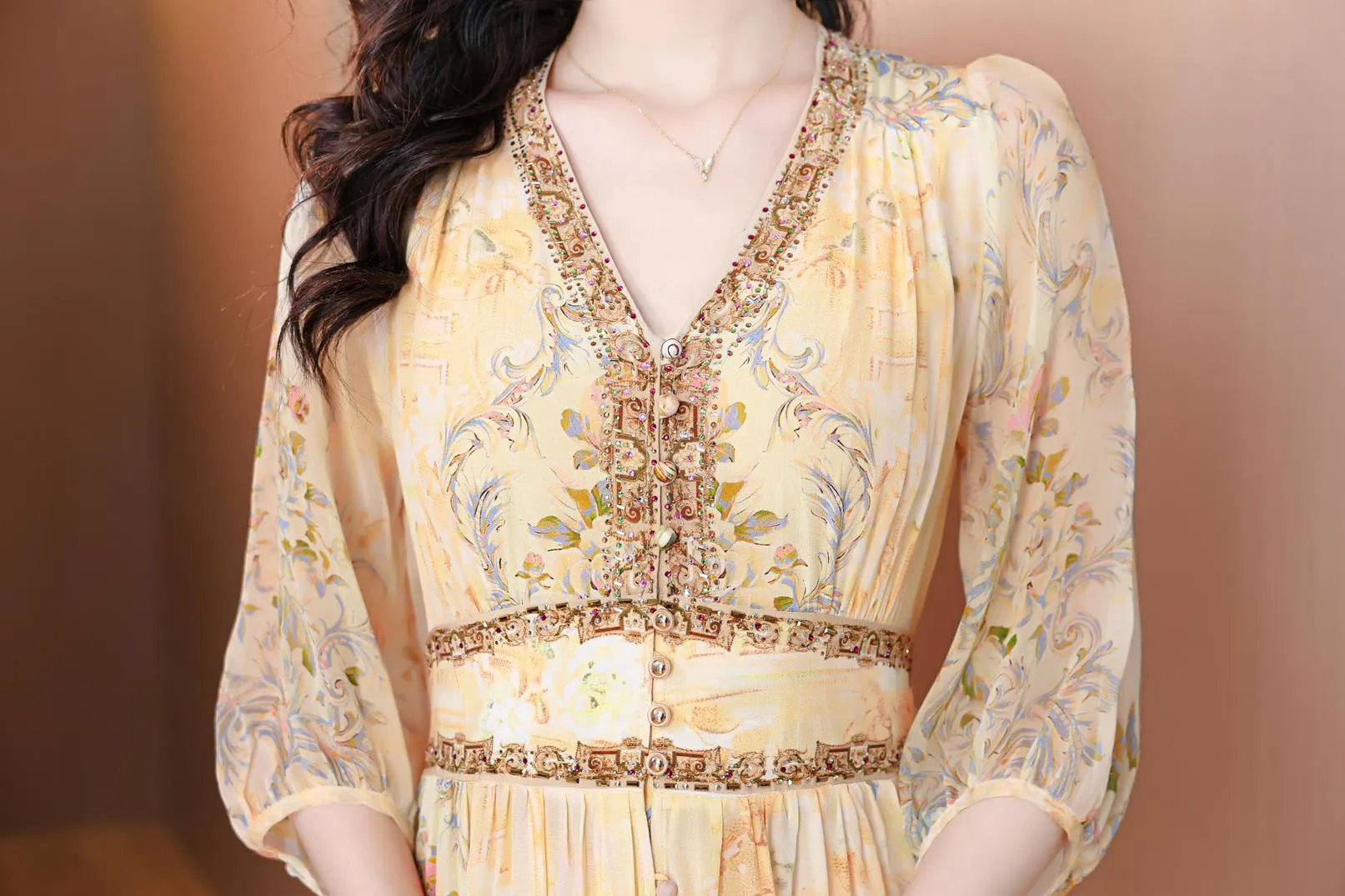 Women's Broderie Tea Dress with Short Sleeves for a Chic Vacation Look