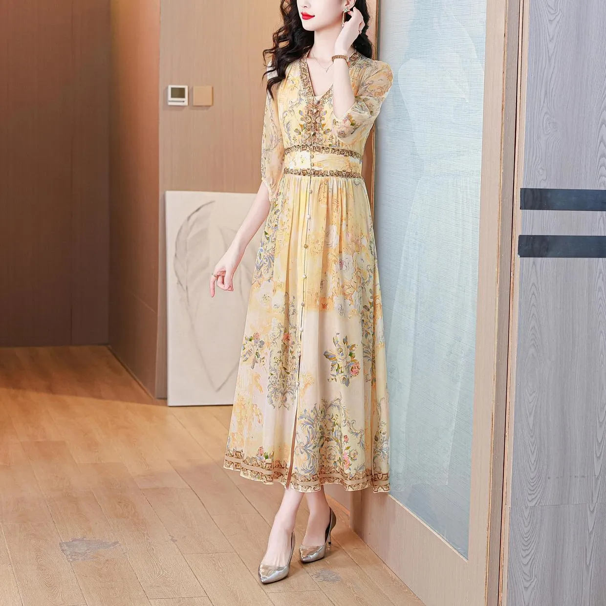Women's Broderie Tea Dress with Short Sleeves for a Chic Vacation Look