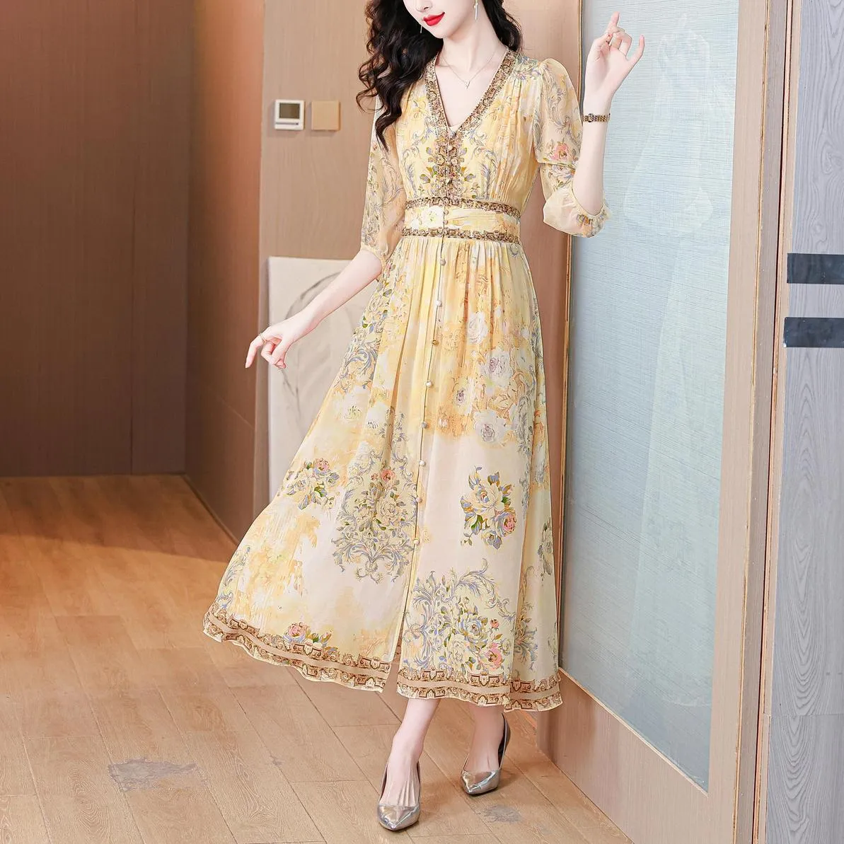 Women's Broderie Tea Dress with Short Sleeves for a Chic Vacation Look