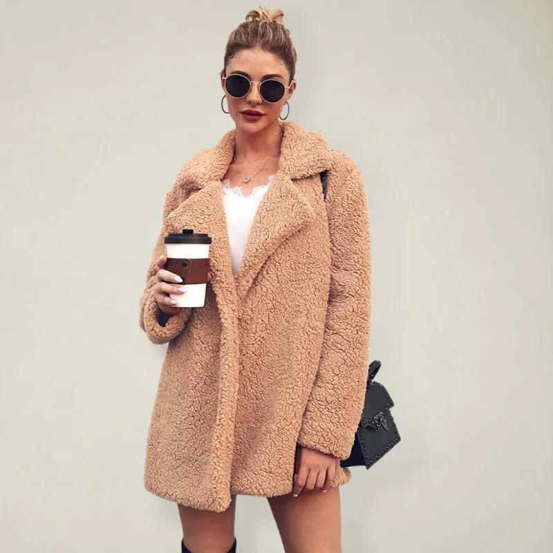 Women’s Oversized Minimalist Sherpa Coat With Folded Collar