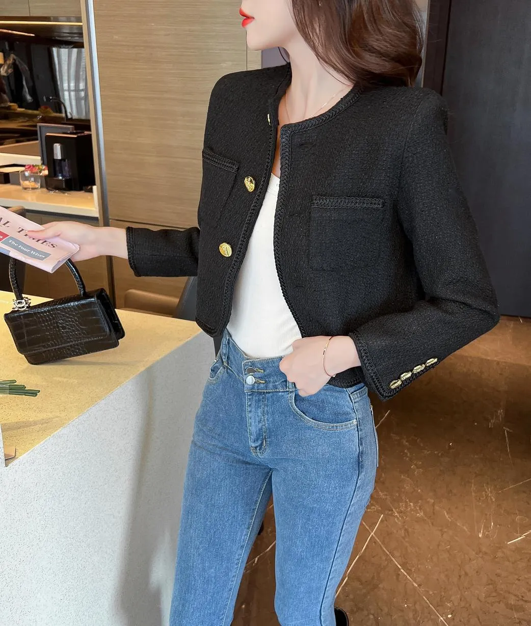 Women's Solid Button-up Blazer in Trendy Cropped Style