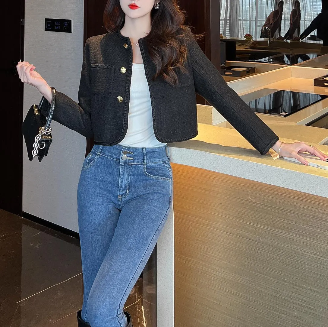 Women's Solid Button-up Blazer in Trendy Cropped Style