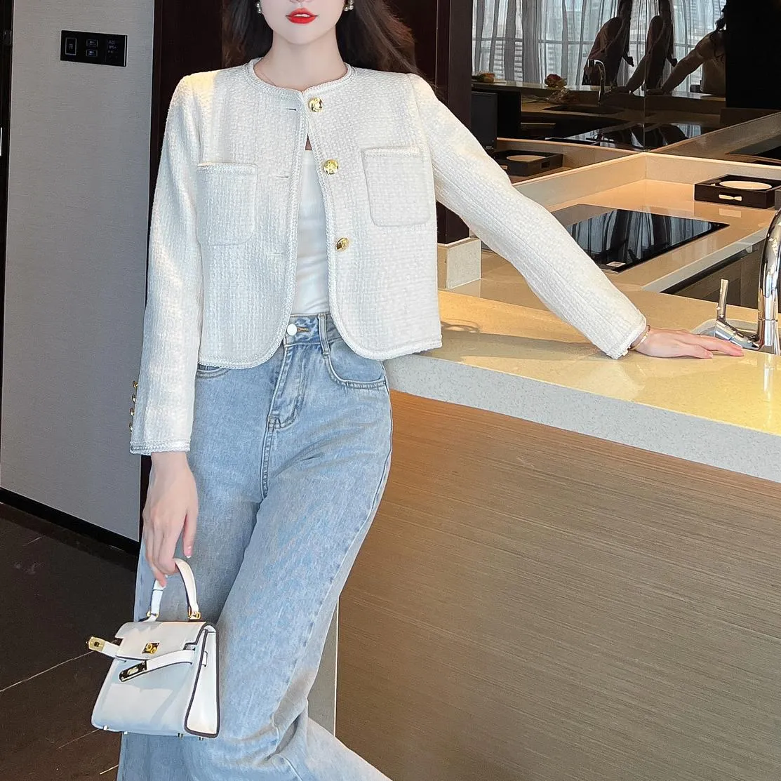 Women's Solid Button-up Blazer in Trendy Cropped Style