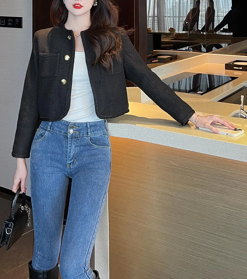 Women's Solid Button-up Blazer in Trendy Cropped Style
